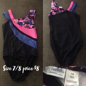 Girls size 7/8 leotard
